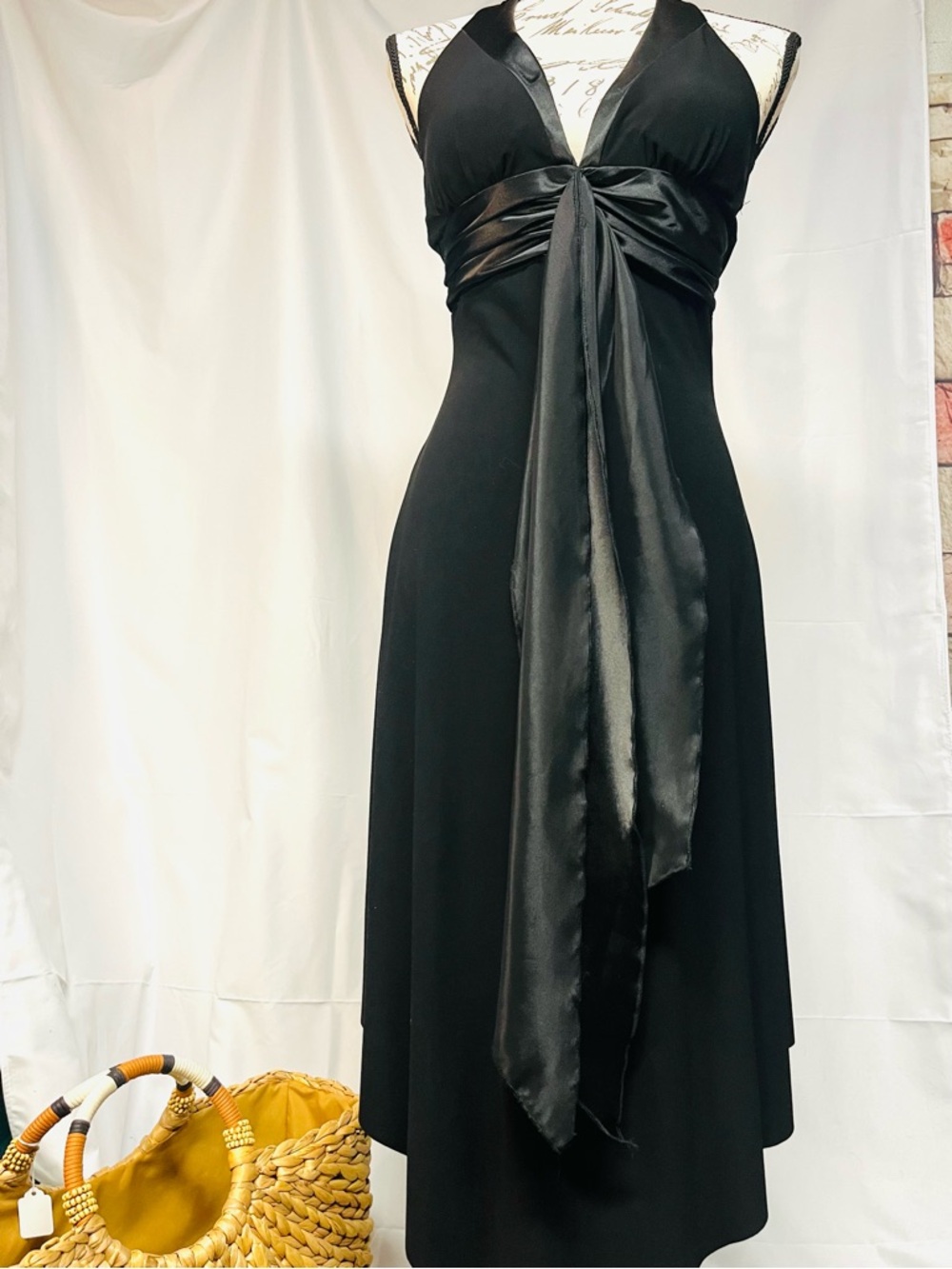 Alyn Paige Black Halter Dress Satin Tie Waist Midi Elegant Cocktail Party LBD - Picture 2 of 7